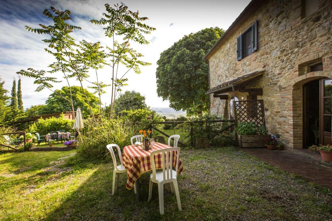 Rustico In Pietra Villa Chianni Bagian luar foto