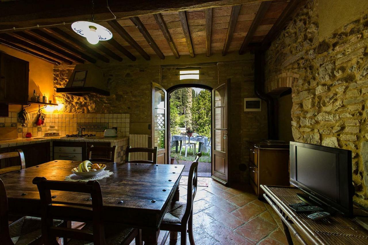 Rustico In Pietra Villa Chianni Bagian luar foto